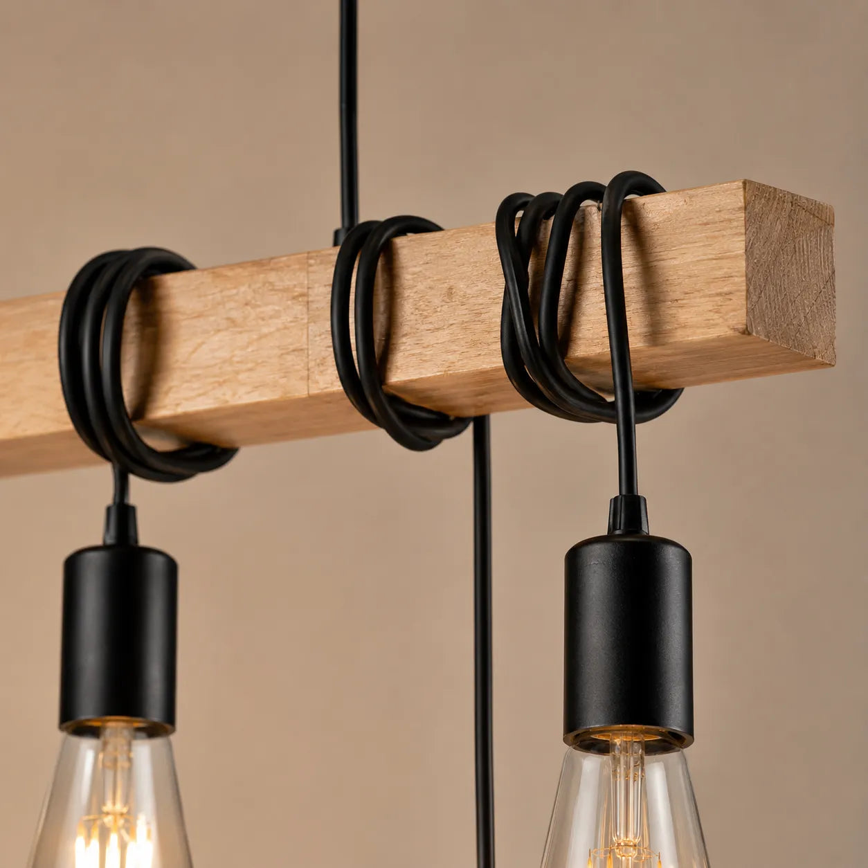 LoftBar – Lampadario Industrial in Legno e Metallo a 6 Luci