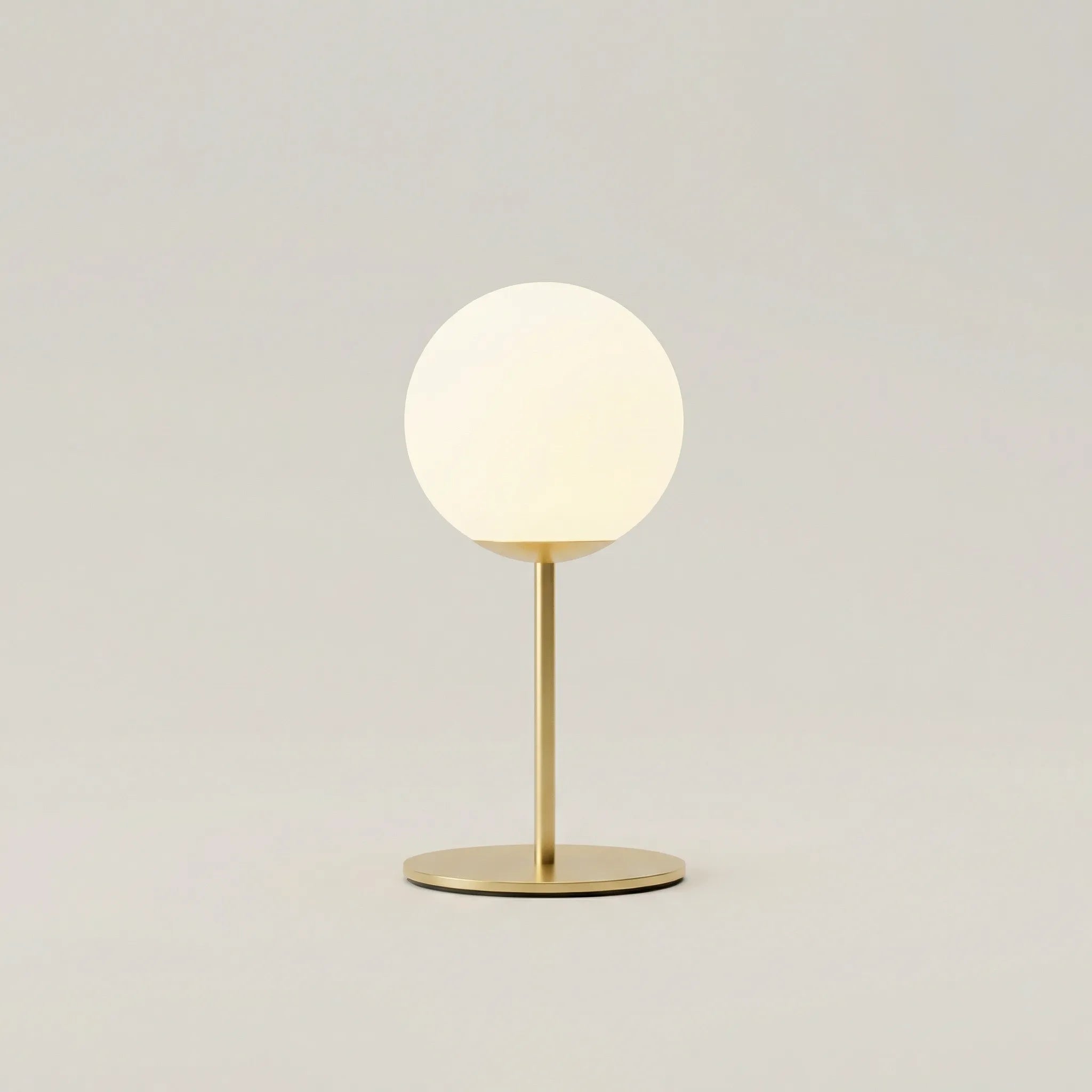 Lyra – Lampada da Tavolo a Globo in Vetro Opaco